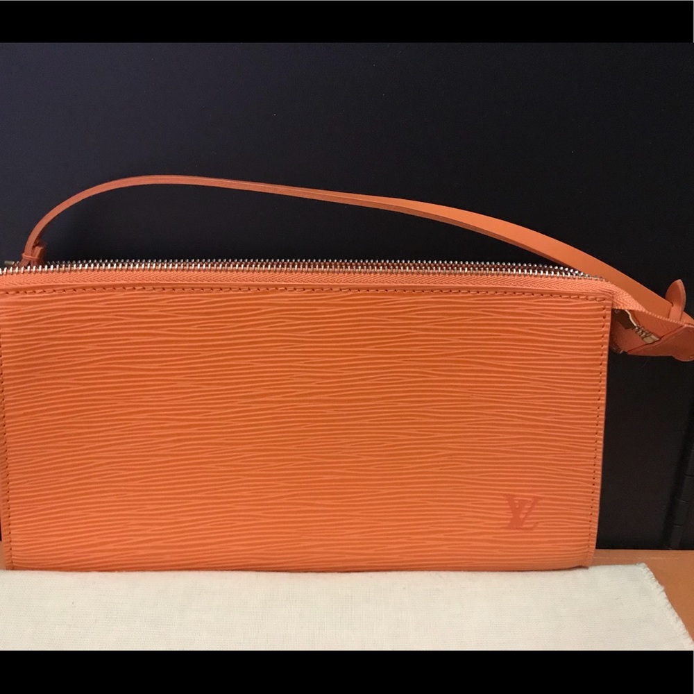 **SOLD** Louis Vuitton Pochette